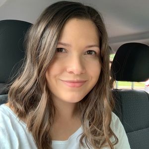 Meet your Posher, Laura